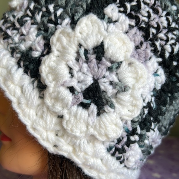 Crochet flowers beanie soft acrylic yarn new pretty - Picture 2 of 9